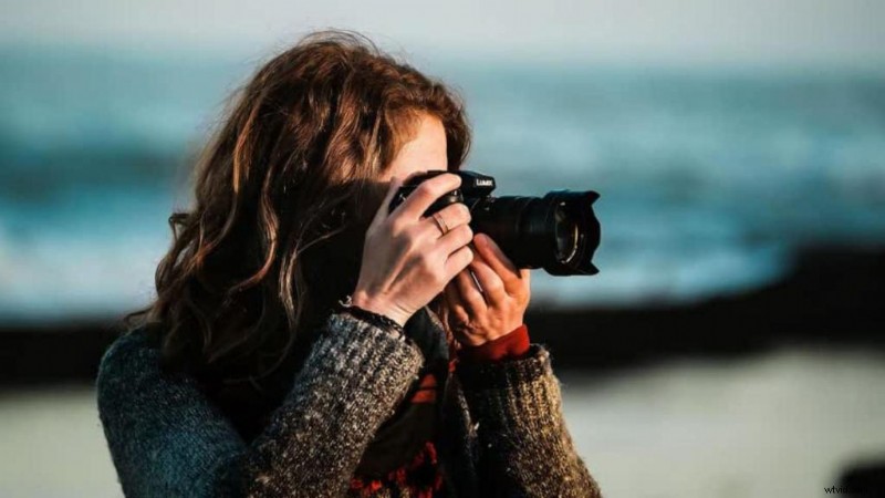 Beginnersgids voor vloguitrusting:essentiële uitrusting voor het starten van je kanaal 