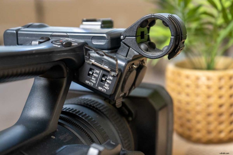 Fantoomvoeding uitgelegd:hoe u het kunt gebruiken voor condensatormicrofoons 