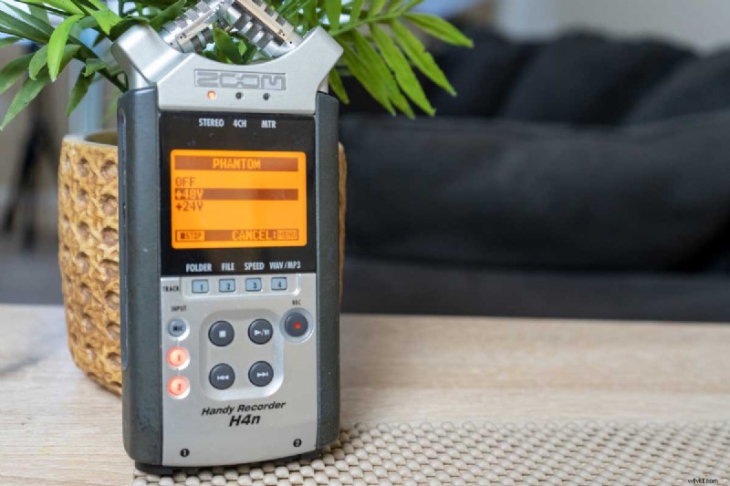 Fantoomvoeding uitgelegd:hoe u het kunt gebruiken voor condensatormicrofoons 