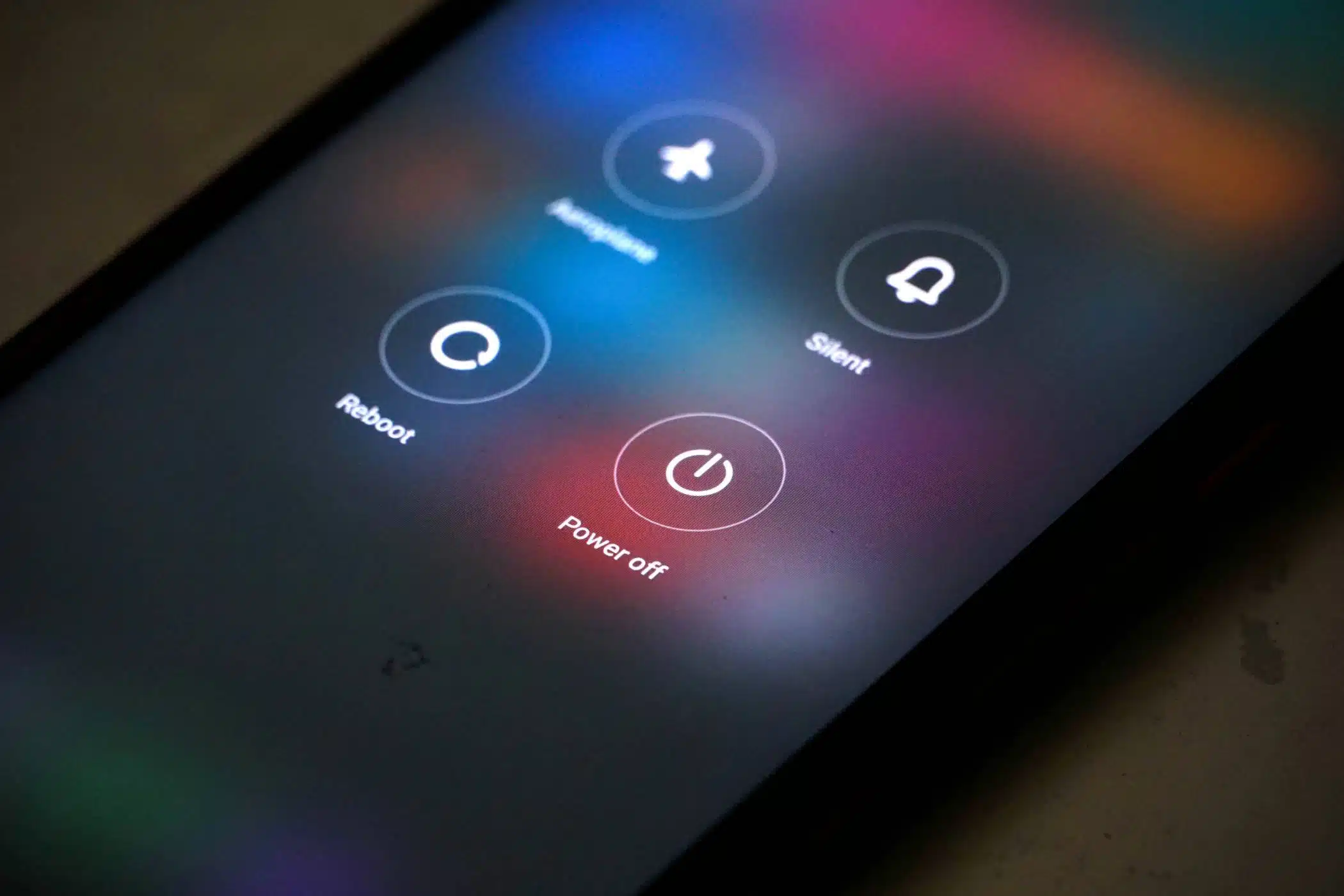 Beveilig uw telefoon:de eenvoudige wekelijkse herstart voor cyberbescherming 