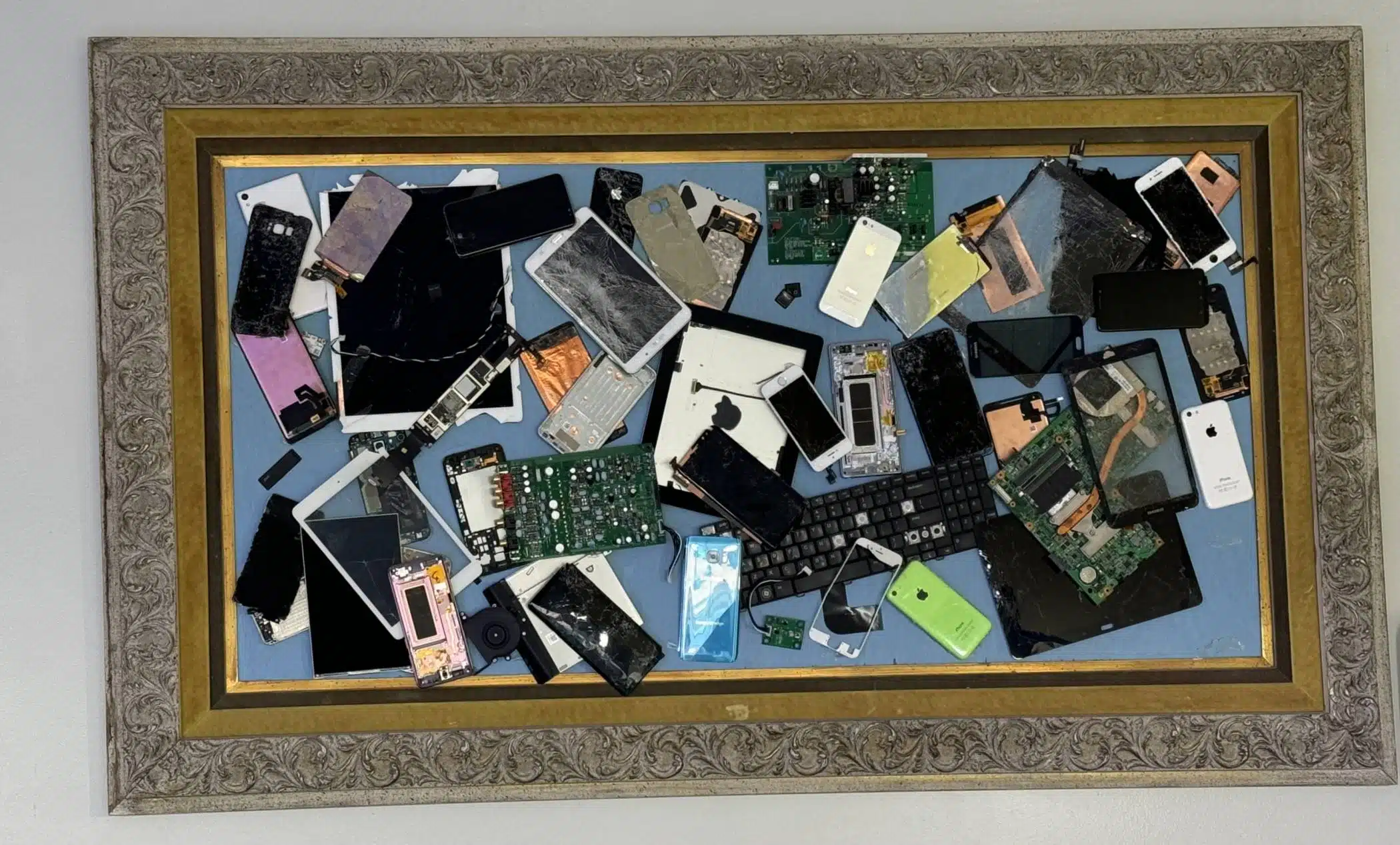 Uitgebreide strategieën voor de vermindering van elektronisch afval:meer dan recycling 