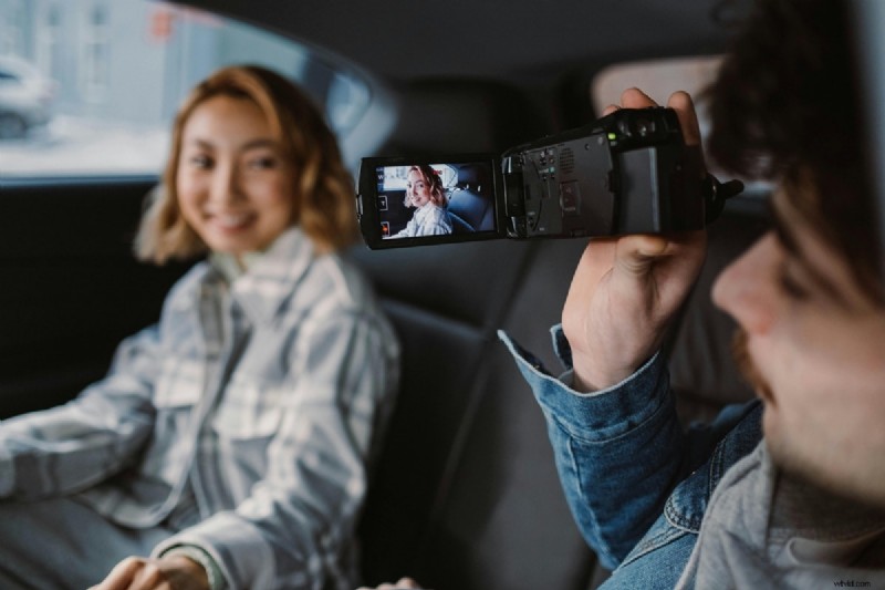 Autovloggen:de ultieme beginnersgids voor uitrusting, veiligheid en filmtechnieken 