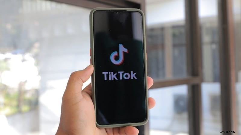 TikTok-stemeffecten:verbeter uw video s met AI en bewerking - Gids voor 2024 