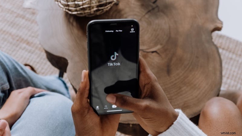 TikTok-stemeffecten:verbeter uw video s met AI en bewerking - Gids voor 2024 