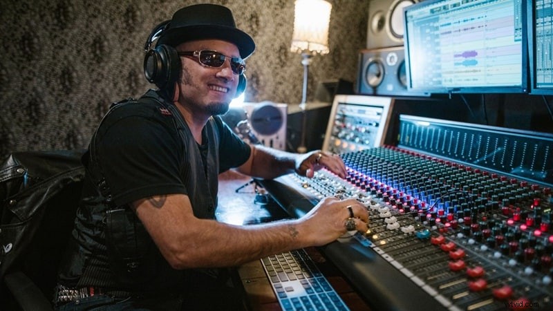 Flusso di lavoro di post-produzione audio:una guida per principianti al suono professionale 