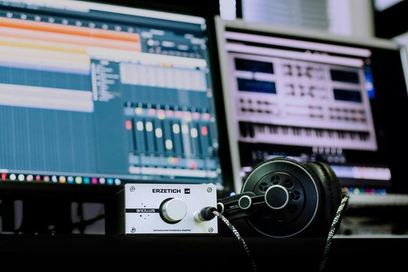Top 10 audiocompressorplug-ins voor 2026:gratis en premium opties 