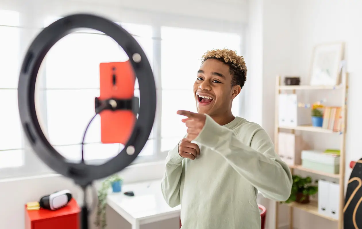 Beste Buzzsprout-alternatieven voor podcasthosting in 2026 en kostenverdeling voor webinars 