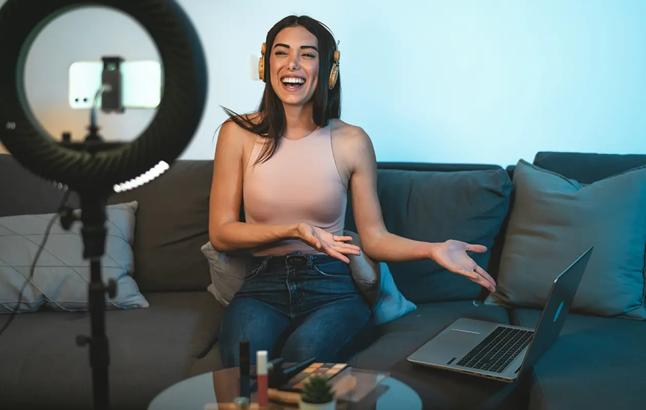 Beste Buzzsprout-alternatieven voor podcasthosting in 2026 en kostenverdeling voor webinars 