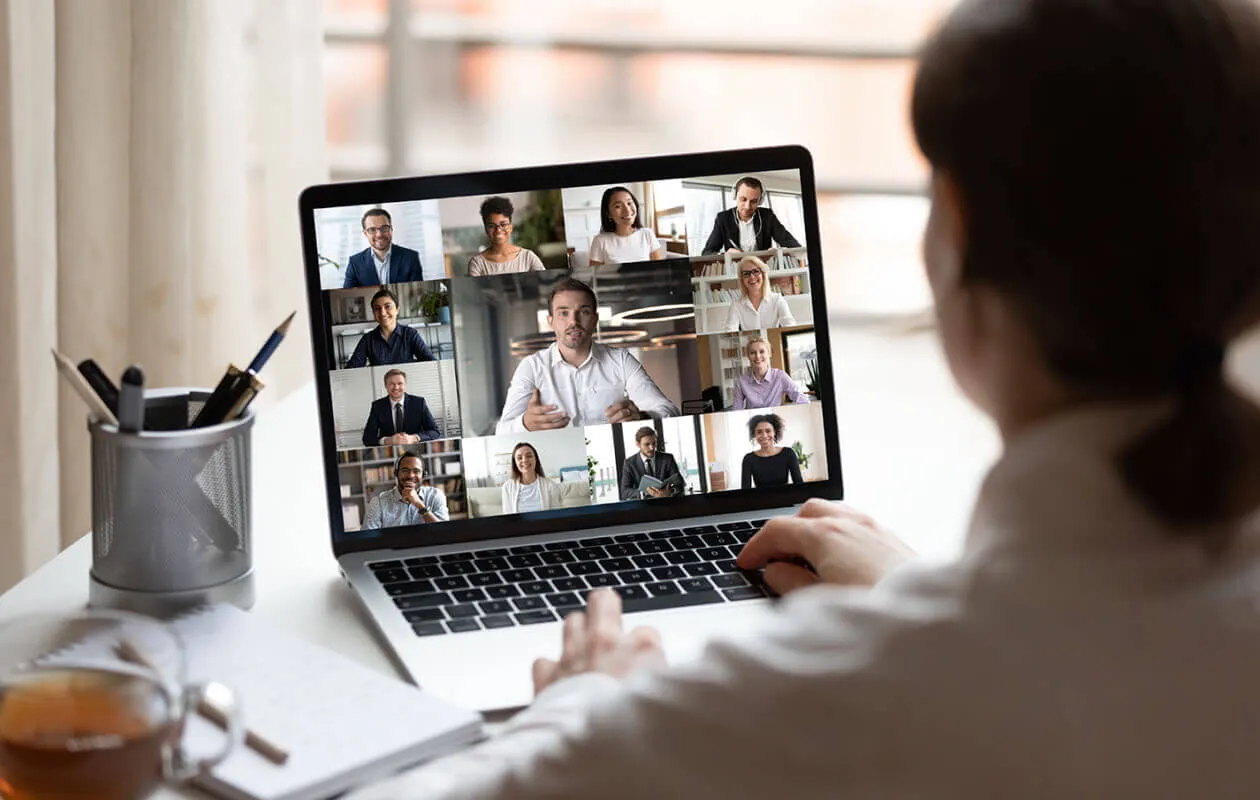 Beste Buzzsprout-alternatieven voor podcasthosting in 2026 en kostenverdeling voor webinars 