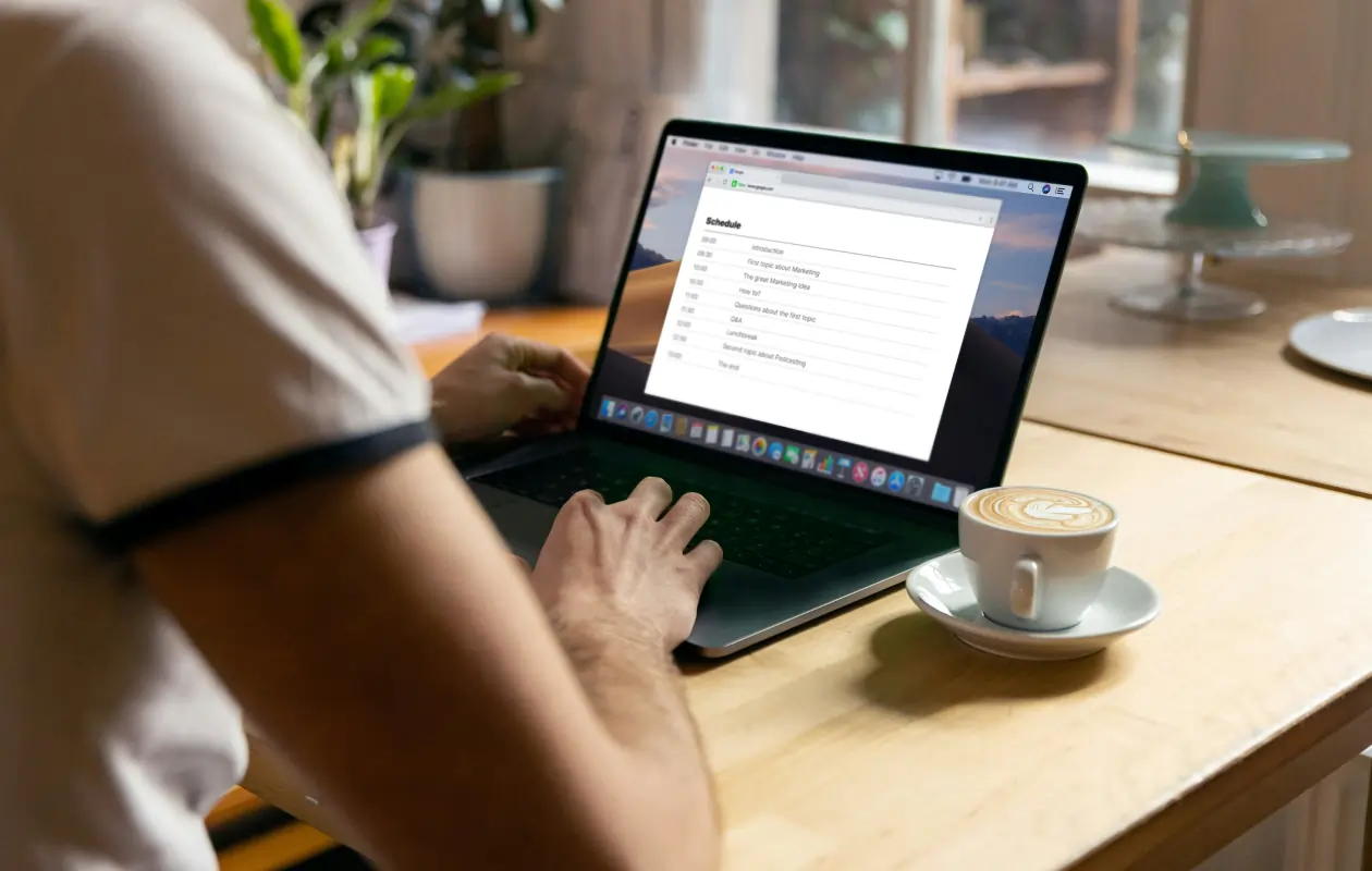 Beste Buzzsprout-alternatieven voor podcasthosting in 2026 en kostenverdeling voor webinars 