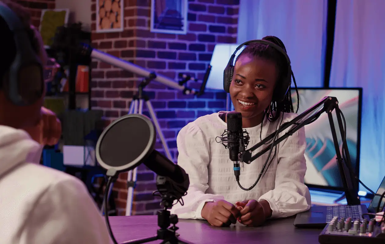 Beste Buzzsprout-alternatieven voor podcasthosting in 2026 en kostenverdeling voor webinars 