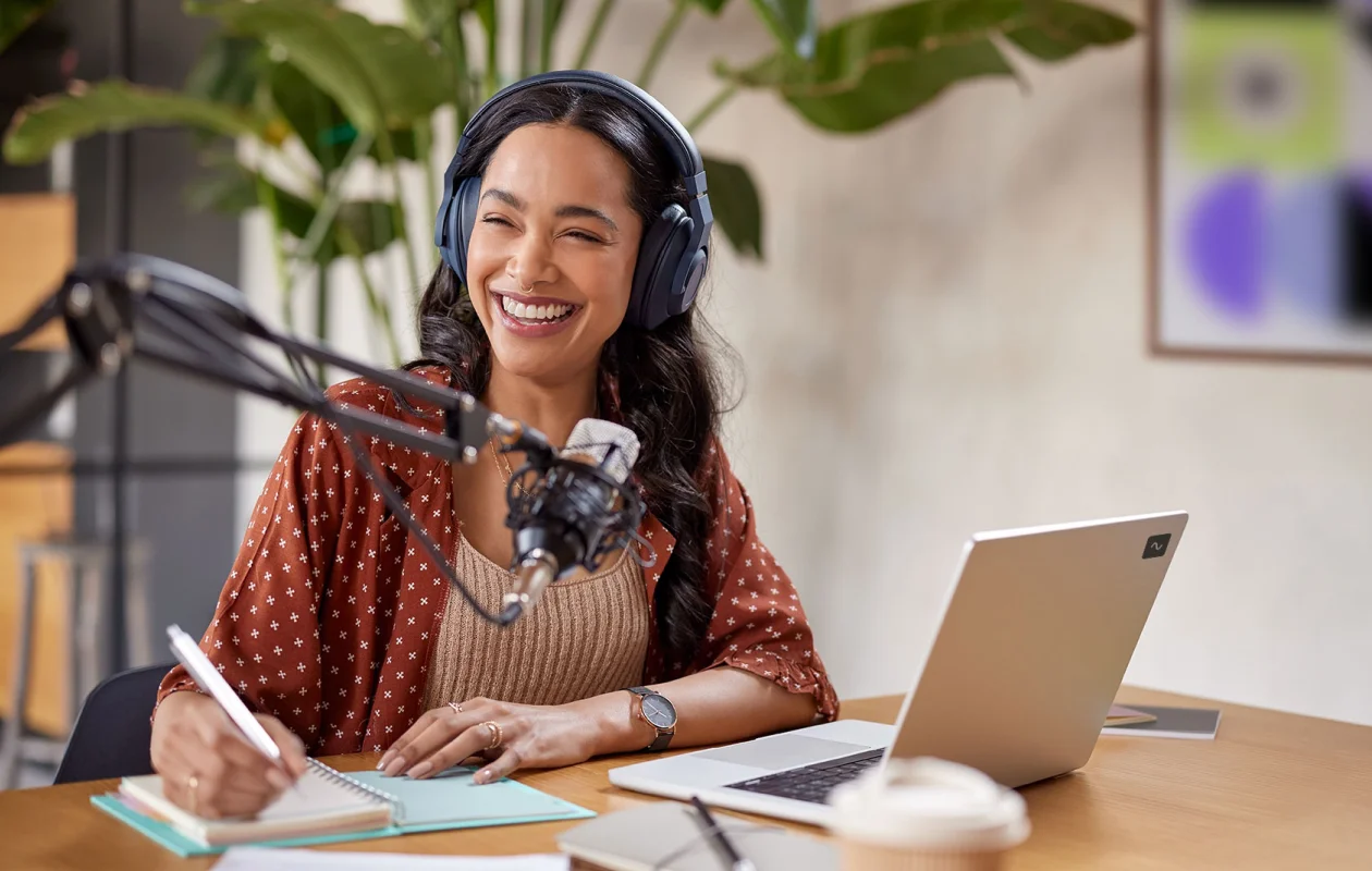 Beste Buzzsprout-alternatieven voor podcasthosting in 2026 en kostenverdeling voor webinars 