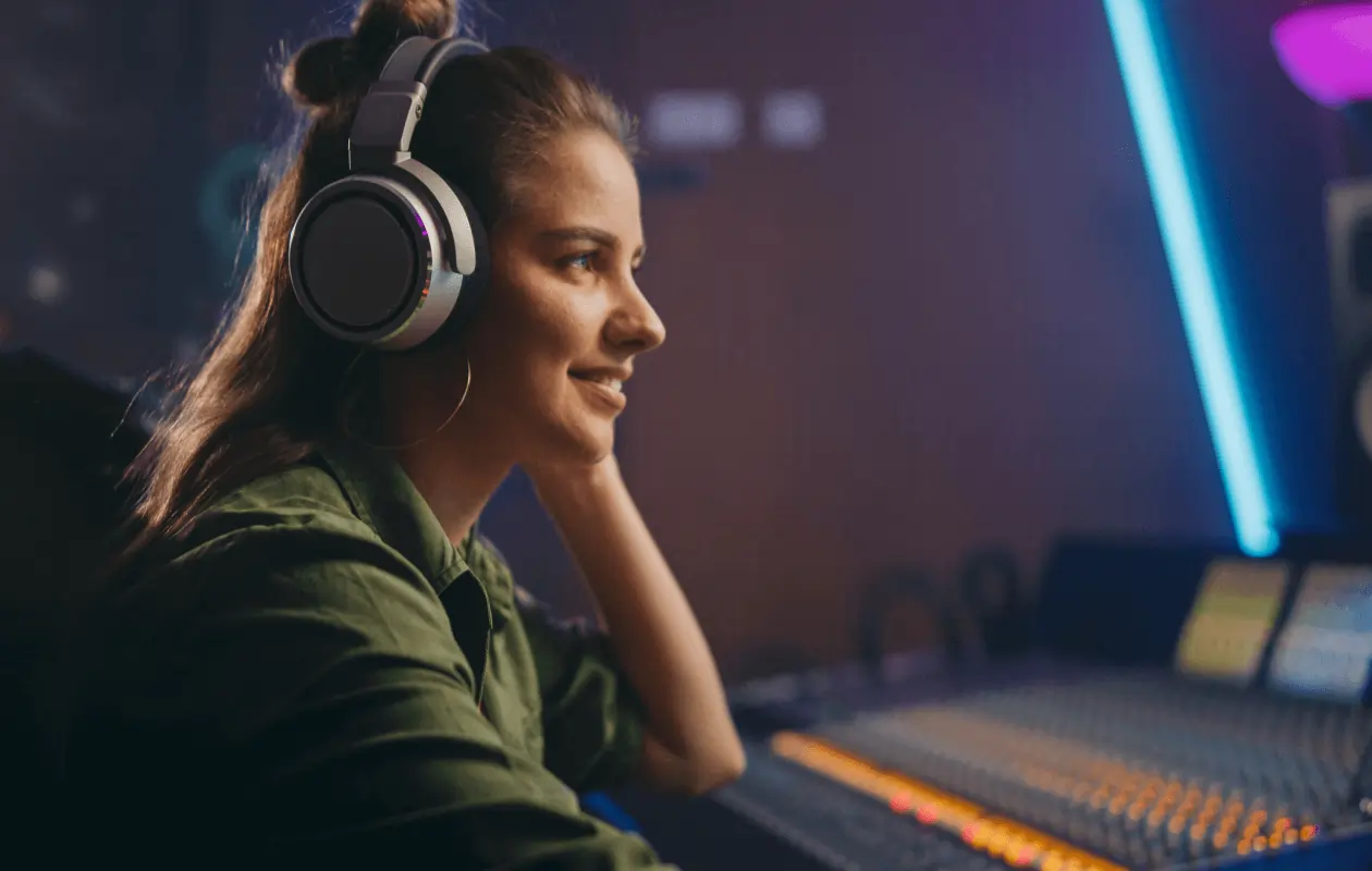 Beste Buzzsprout-alternatieven voor podcasthosting in 2026 en kostenverdeling voor webinars 