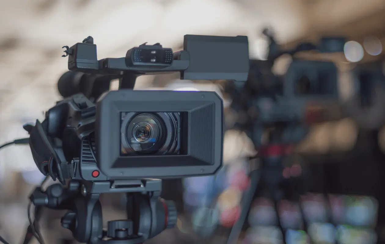 Beste Buzzsprout-alternatieven voor podcasthosting in 2026 en kostenverdeling voor webinars 