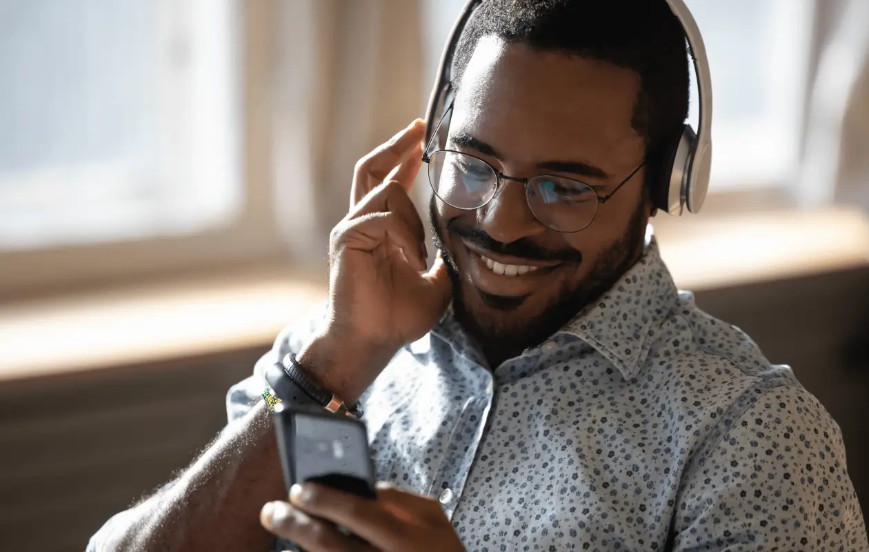 Beste Buzzsprout-alternatieven voor podcasthosting in 2026 en kostenverdeling voor webinars 