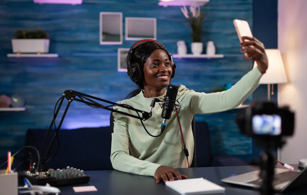 Beste Buzzsprout-alternatieven voor podcasthosting in 2026 en kostenverdeling voor webinars 