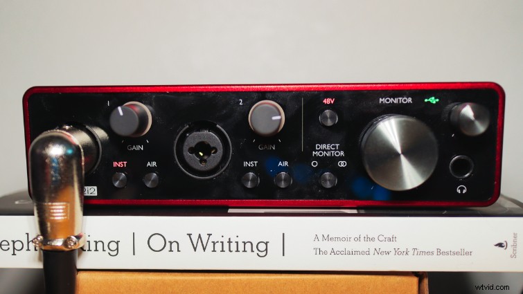 Focusrite Scarlett 2i2:レコーディング体験を変えるコンパクトなインターフェース 