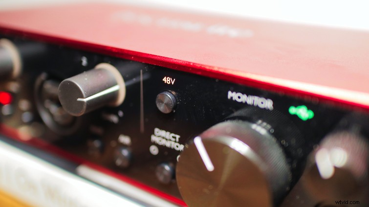 Focusrite Scarlett 2i2:レコーディング体験を変えるコンパクトなインターフェース 