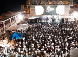 Beheers nachtelijke menigtefotografie op cruiseschipdekken met Flashpoint-flitsers 